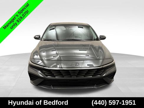Used 2024 Hyundai Elantra SEL w/ Convenience Package FWD image 2