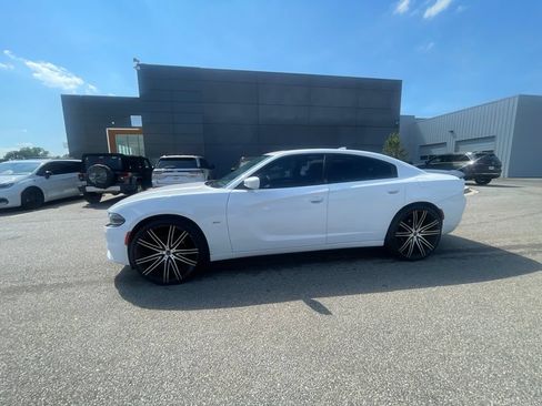 Used 2018 Dodge Charger GT AWD/4WD image 3