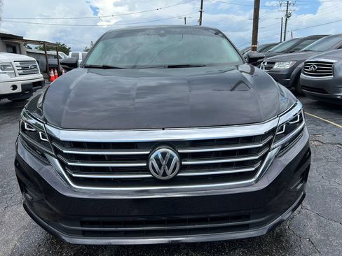 Used 2020 Volkswagen Passat 2.0T SE w/ Sunroof Package FWD image 3