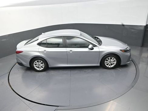 Used 2025 Toyota Camry LE FWD image 29