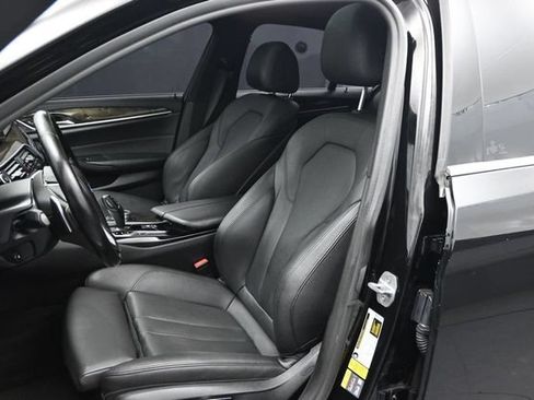 Used 2019 BMW 530e w/ Convenience Package RWD image 5
