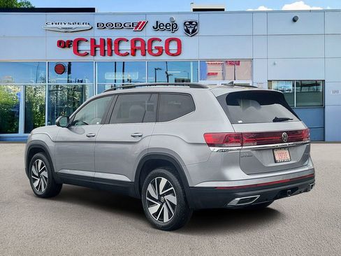 Used 2025 Volkswagen Atlas SE image 3