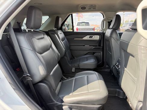 Certified 2025 Ford Explorer Active w/ Active Comfort Package AWD/4WD image 17