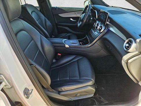 Used 2021 Mercedes-Benz GLC 300 image 17