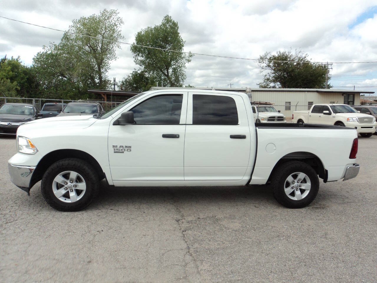 Used 2022 RAM 1500 Classic SLT RWD image 2