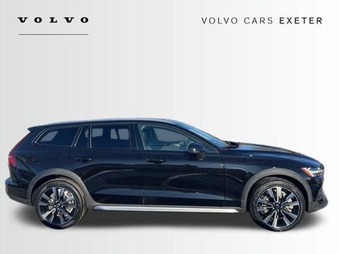 New 2026 Volvo V60 B5 Cross Country Ultra w/ Climate Package image 8