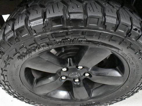 Used 2018 RAM 1500 Express w/ Express Value Package image 9