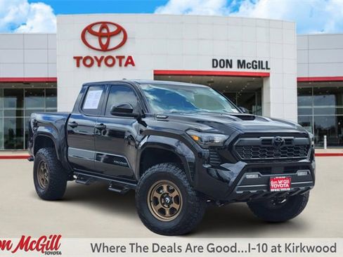 Certified 2025 Toyota Tacoma TRD Sport image 1