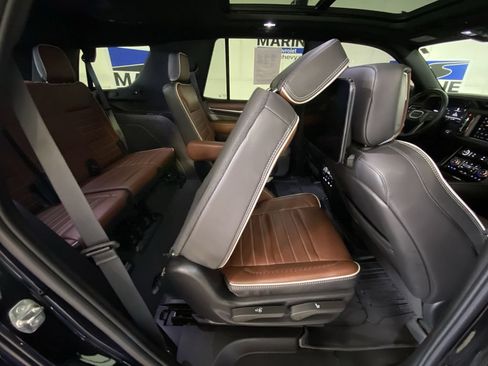 Used 2024 GMC Yukon Denali Ultimate AWD/4WD image 34