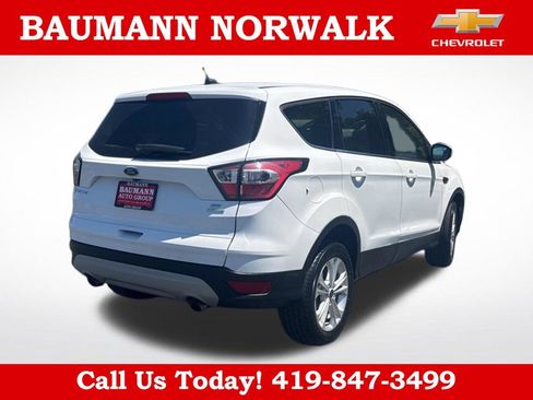 Used 2017 Ford Escape SE FWD image 6