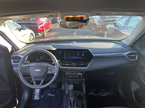 Used 2025 Chevrolet TrailBlazer LT image 31