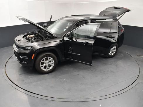 Used 2023 Jeep Grand Cherokee Limited image 27