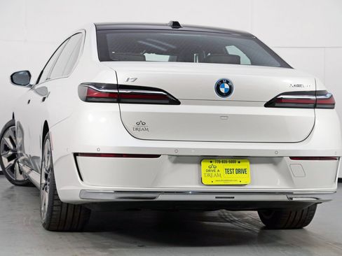 Used 2023 BMW i7 xDrive60 AWD/4WD image 69