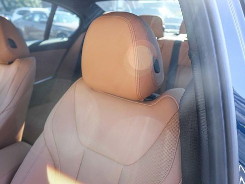 New 2026 BMW 330i Sedan w/ M Sport Package image 25