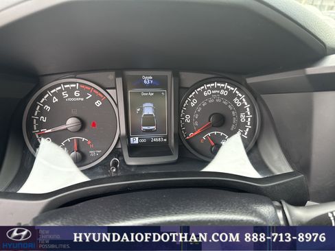 Used 2023 Toyota Tacoma 4x4 Double Cab image 7