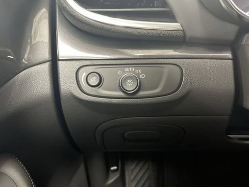 Used 2022 Buick Encore Preferred w/ Safety Package image 17