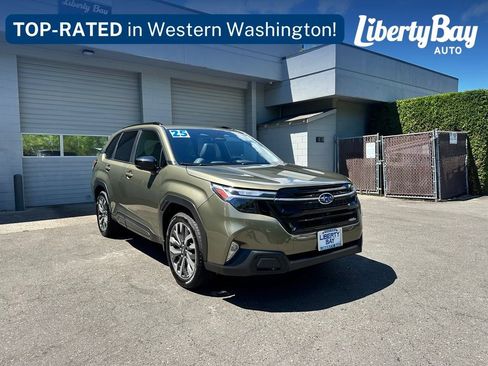 Used 2025 Subaru Forester Touring AWD/4WD image 4