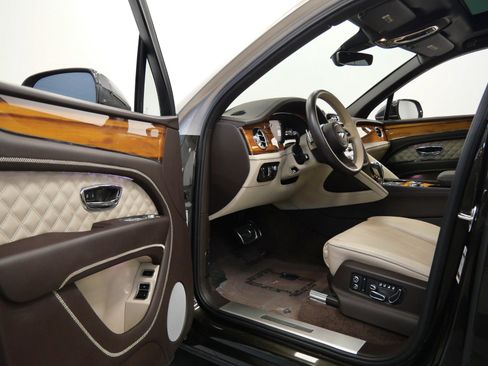 Used 2021 Bentley Bentayga Hybrid -Mulliner Driving Speci image 22