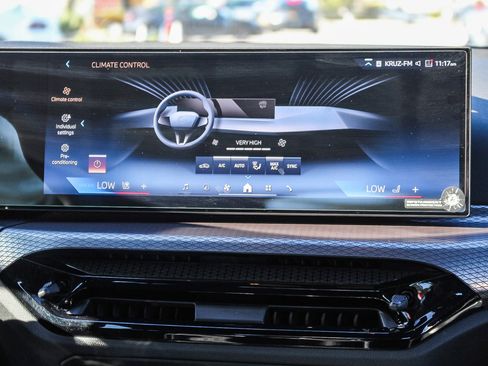 Certified 2025 BMW 330i Sedan w/ Convenience Package image 14