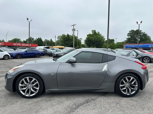 Used 2014 Nissan 370Z Coupe RWD image 29