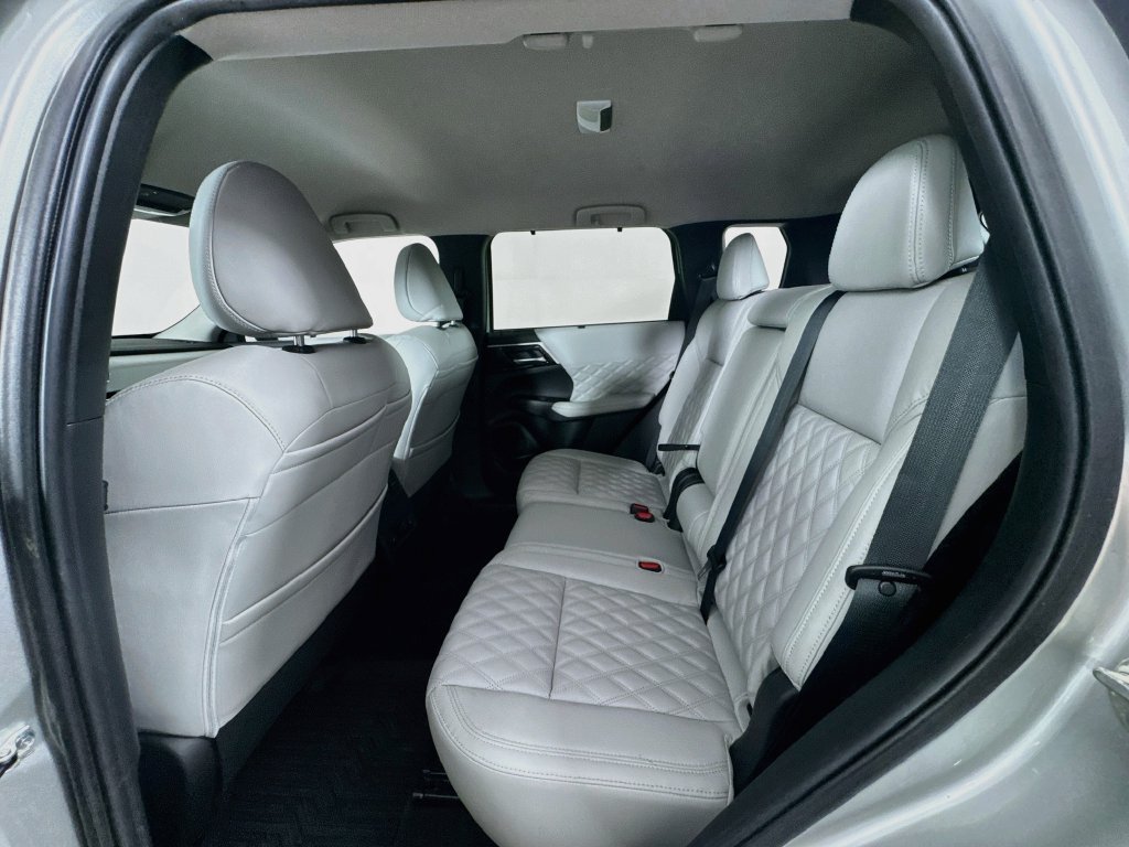 Used 2024 Mitsubishi Outlander SEL FWD image 25