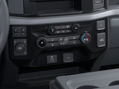 New 2025 Ford F250 XLT image 15