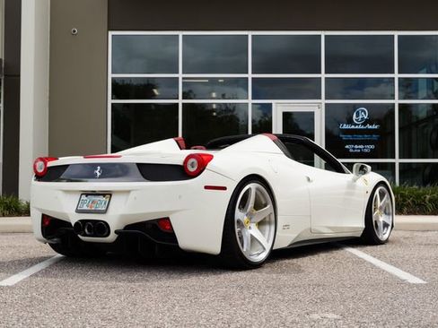 Used 2014 Ferrari 458 Spider image 3