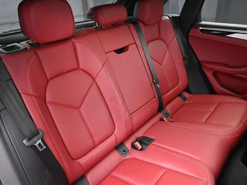 Certified 2024 Porsche Macan S AWD/4WD image 28