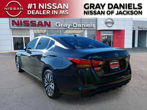 Certified 2025 Nissan Altima 2.5 SV FWD image 6