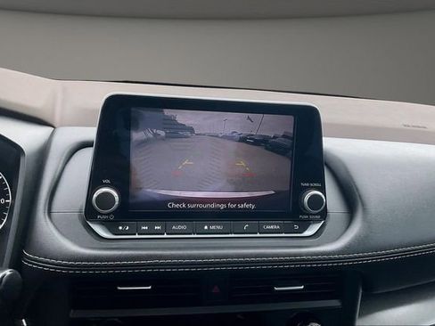 Used 2023 Nissan Rogue SV FWD image 19