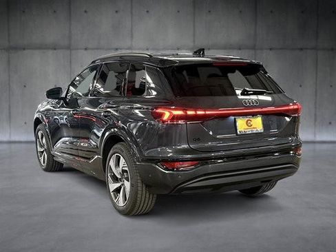 Used 2025 Audi Q6 e-tron Premium Plus w/ Premium Plus AWD/4WD image 3