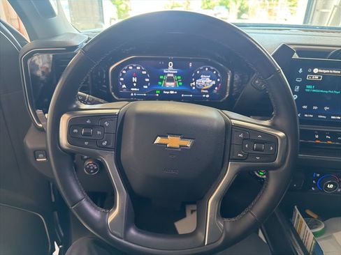 Used 2024 Chevrolet Silverado 2500 LTZ w/ LTZ Convenience Package AWD/4WD image 7