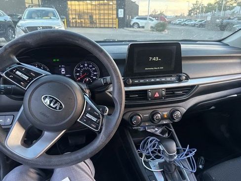 Used 2020 Kia Forte LXS FWD image 7