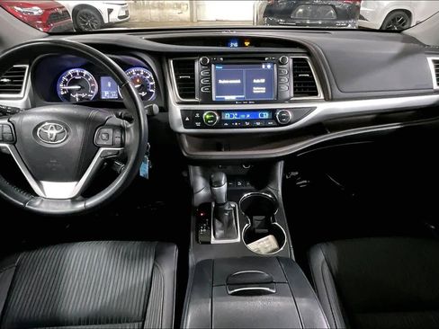 Used 2016 Toyota Highlander Plus AWD/4WD image 16