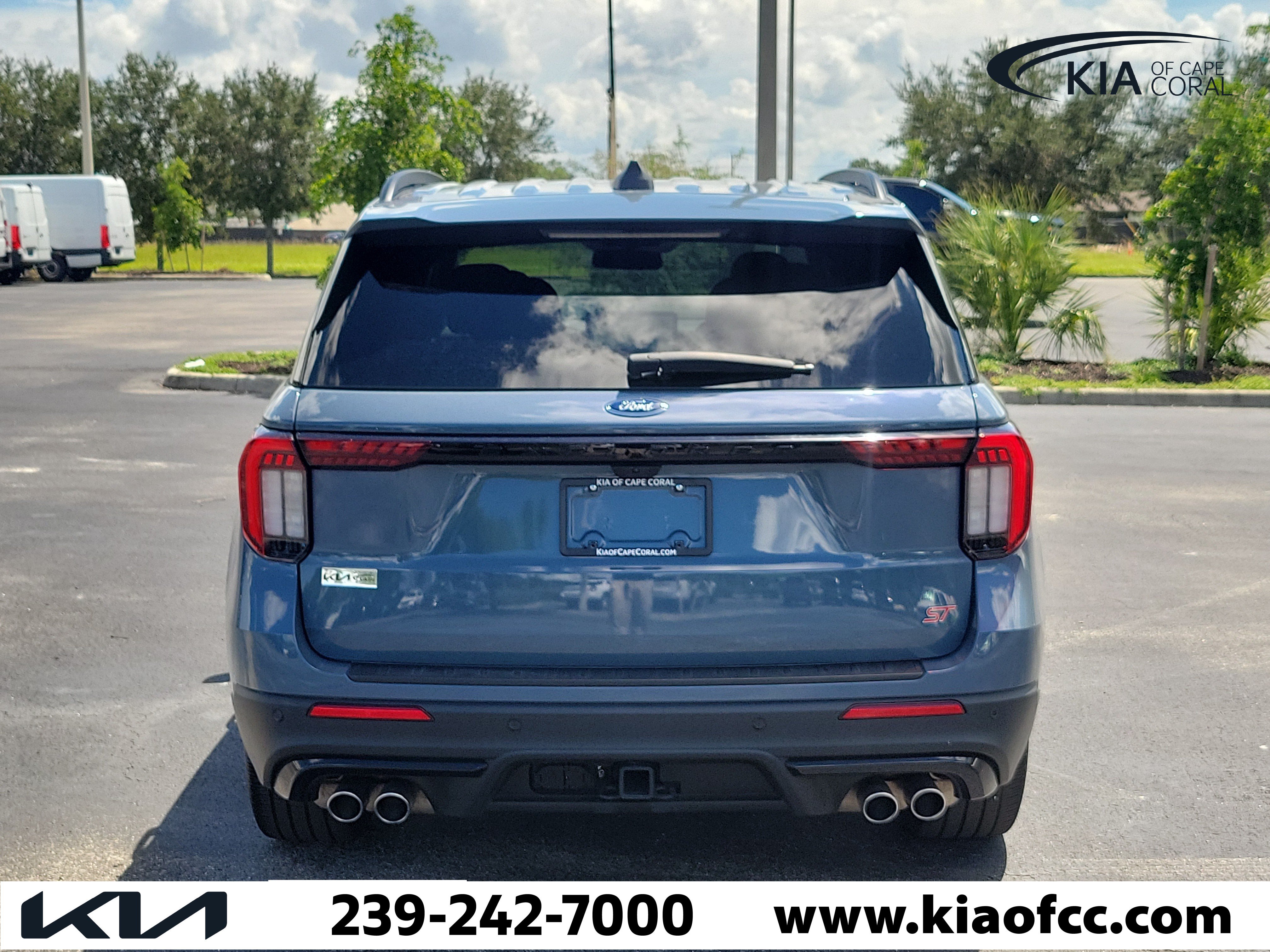 Used 2025 Ford Explorer ST AWD/4WD image 5