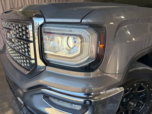 Used 2017 GMC Sierra 1500 SLT w/ SLT Premium Package AWD/4WD image 9
