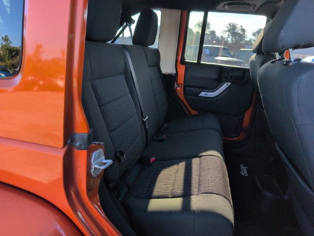 Used 2011 Jeep Wrangler Unlimited Sahara w/ Connectivity Group AWD/4WD image 30