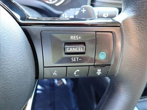 Used 2021 Nissan Rogue SV AWD/4WD image 18