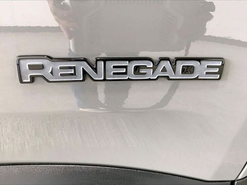 Used 2020 Jeep Renegade Altitude FWD image 7