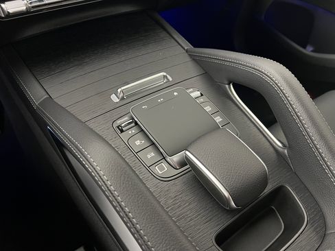 Used 2025 Mercedes-Benz GLE 350 4MATIC image 33