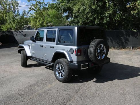Used 2019 Jeep Wrangler Unlimited Sahara AWD/4WD image 3
