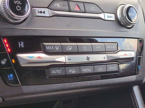 Used 2020 Ford Explorer ST w/ ST Street Pack image 31