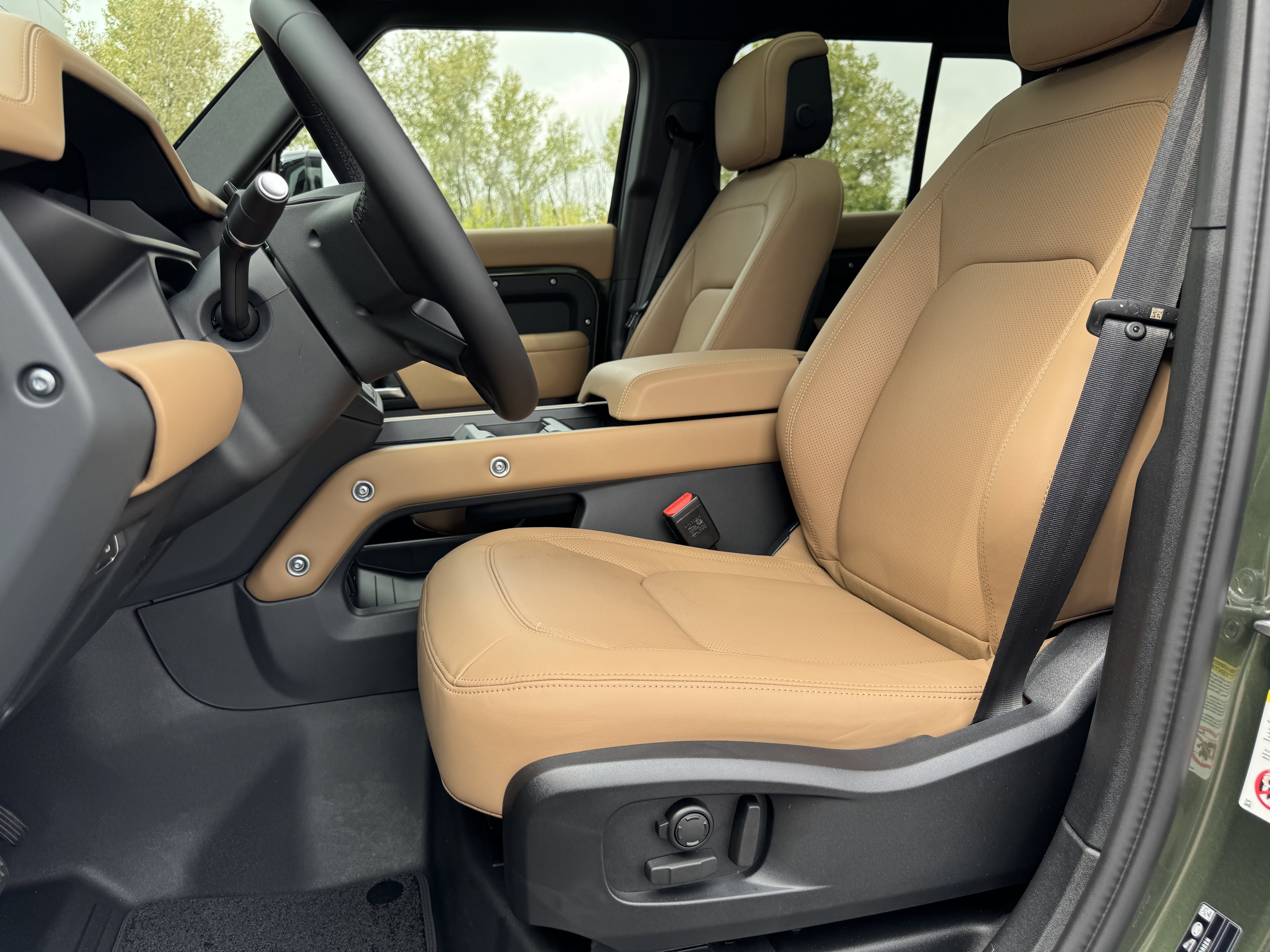 New 2026 Land Rover Defender 110 S AWD/4WD image 15