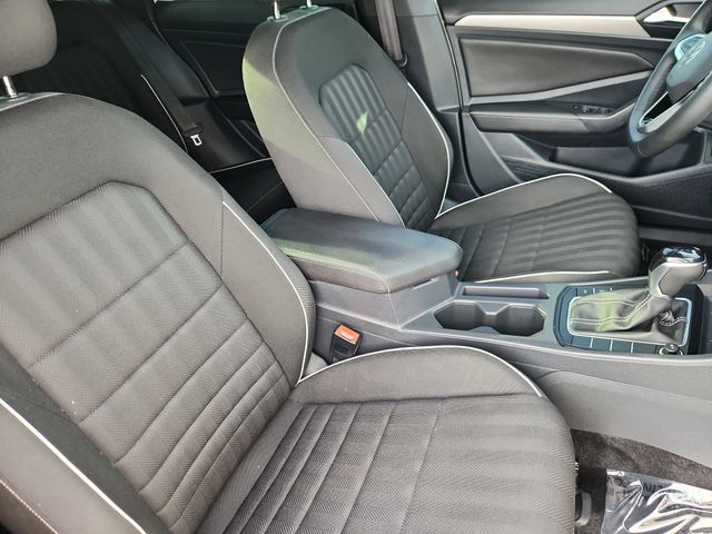 Used 2024 Volkswagen Jetta Sport FWD image 11