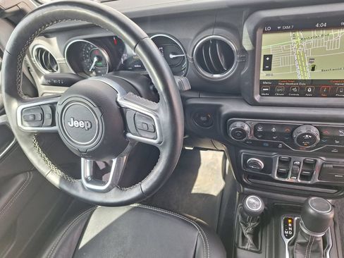 Used 2023 Jeep Wrangler Unlimited Sahara w/ Cold Weather Group AWD/4WD image 30