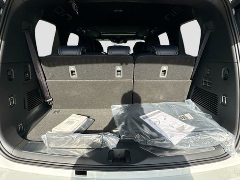 New 2026 INFINITI QX80 4WD w/ Sport Exterior Package image 28