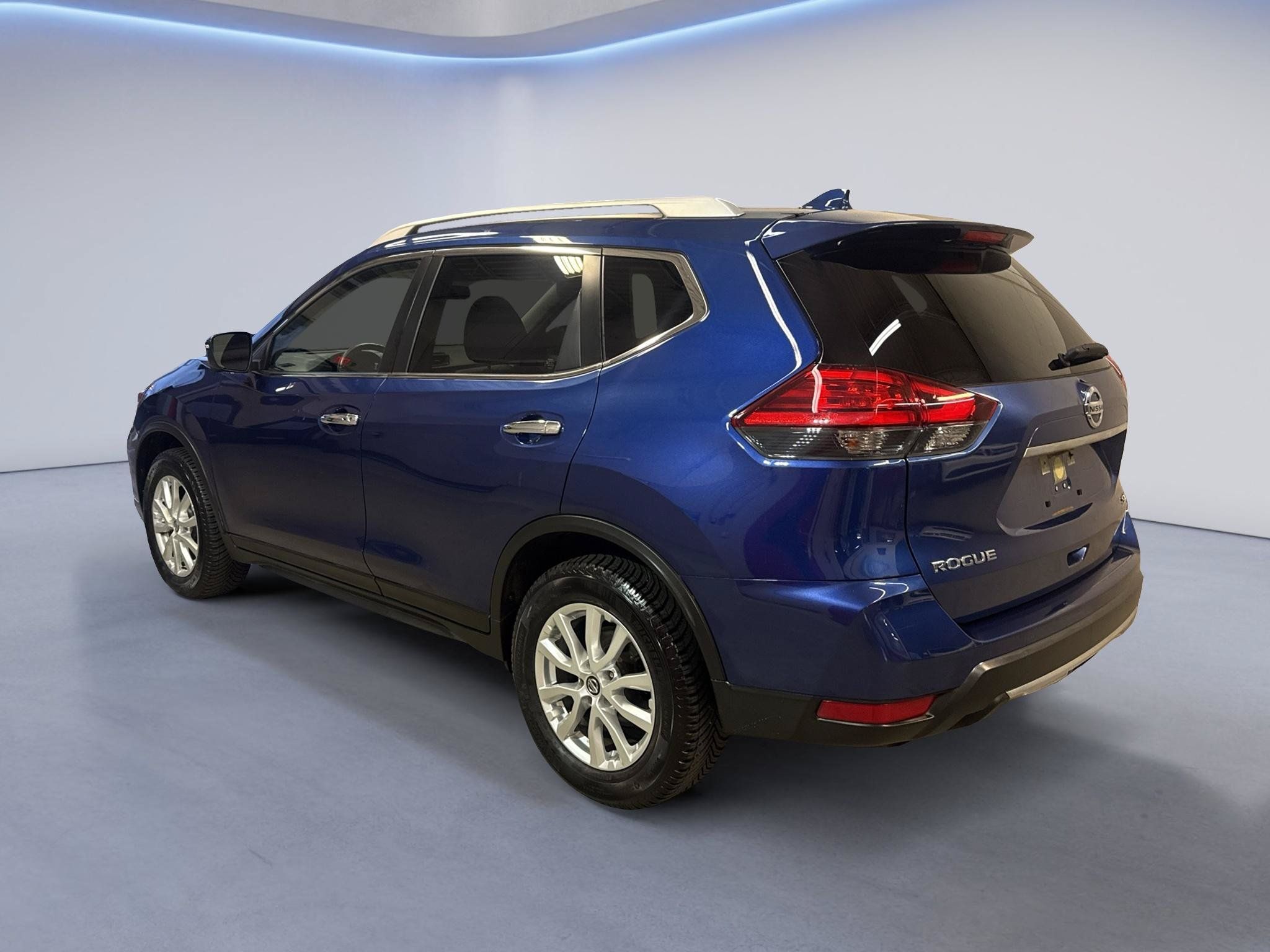Used 2017 Nissan Rogue SV AWD/4WD image 5