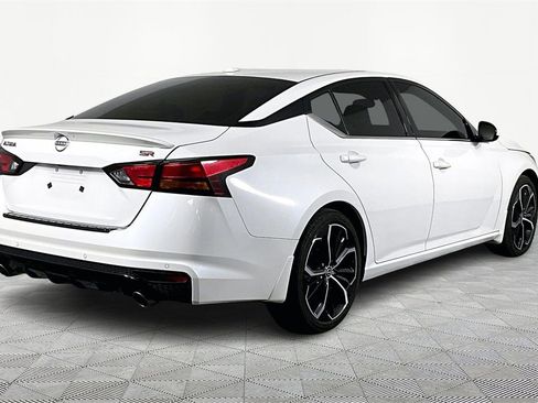 Used 2023 Nissan Altima 2.5 SR w/ SR Premium Package image 6