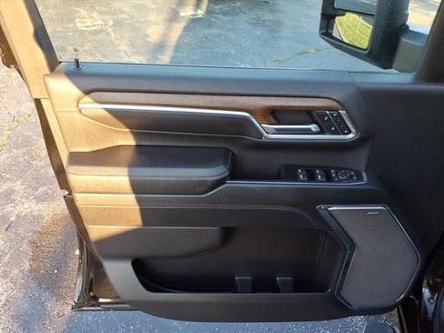 Used 2024 Chevrolet Silverado 2500 High Country w/ Technology Package image 30