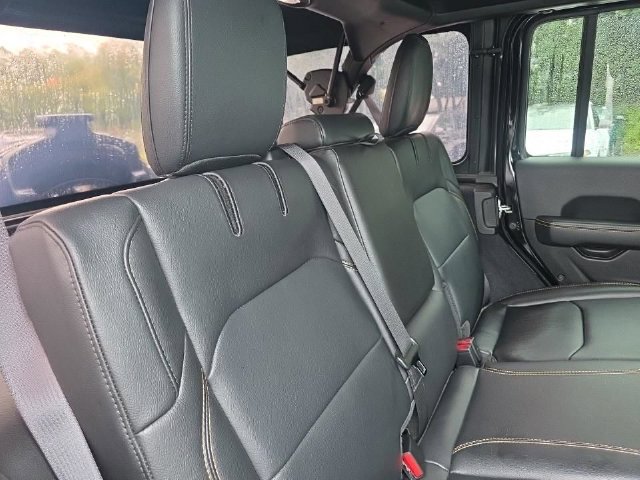 Certified 2024 Jeep Wrangler Unlimited Sahara w/ Technology Group AWD/4WD image 10